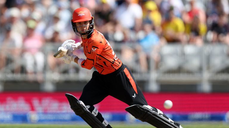 百球赛：索非亚·邓克利的精彩表现助特伦特火箭队击败莱德斯日出队